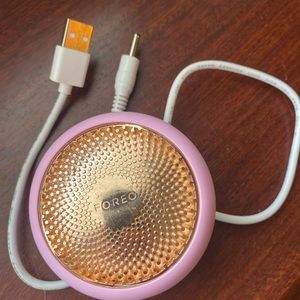 FOREO UFO Hand Held Beauty Spa - 1 “Make My Day” facial pad box included